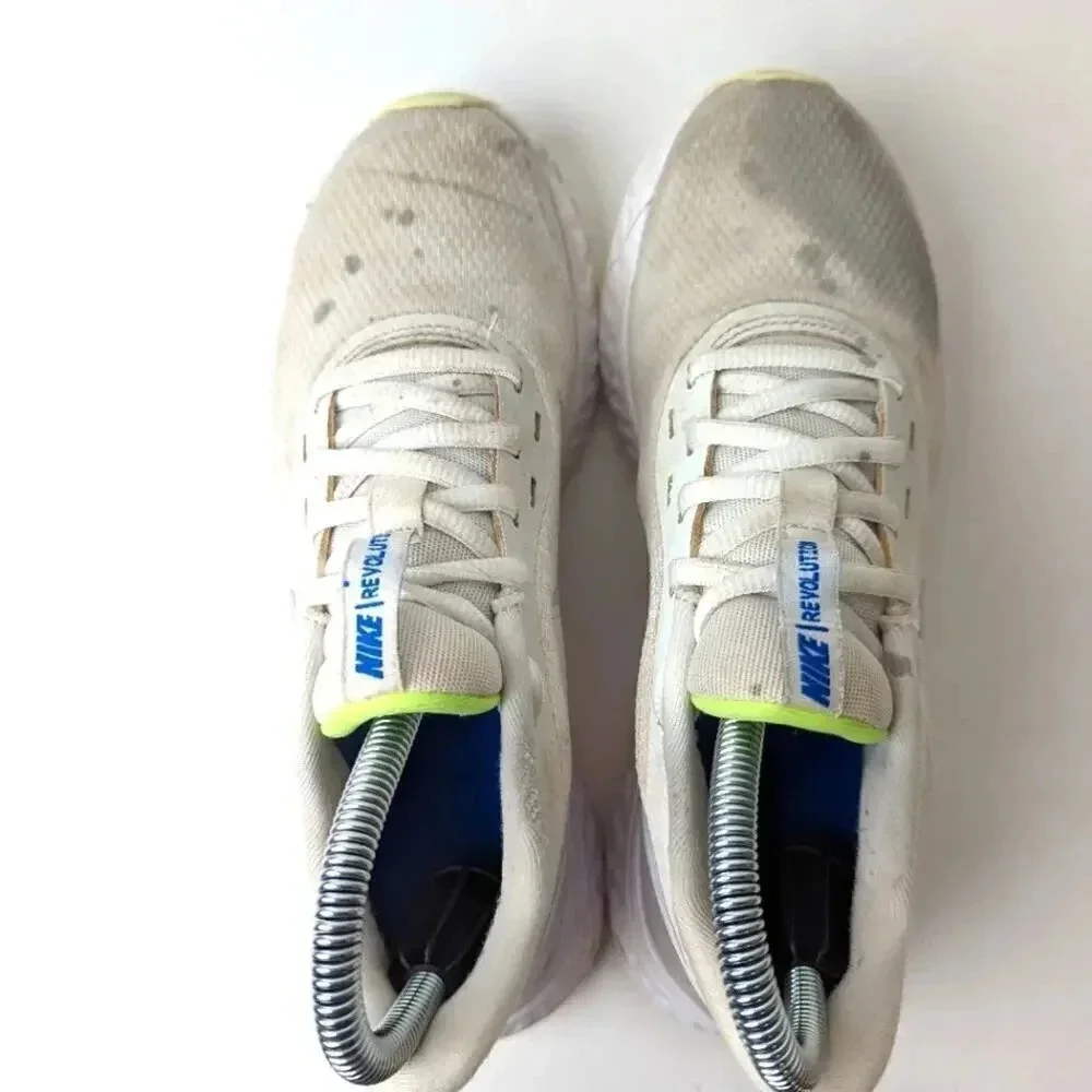Nike Revolution 6.5